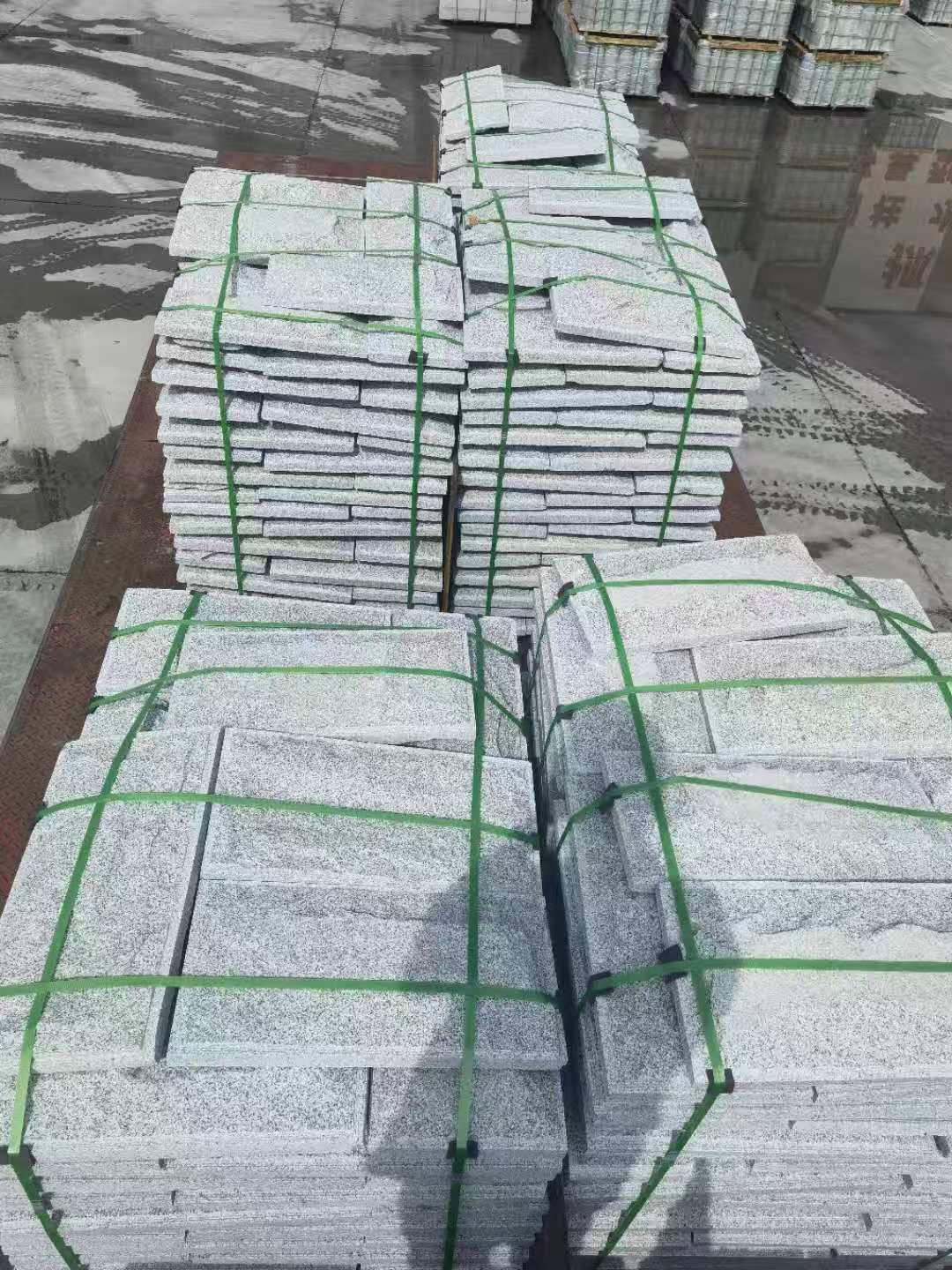 贵阳 芝麻白蘑菇石装车出货