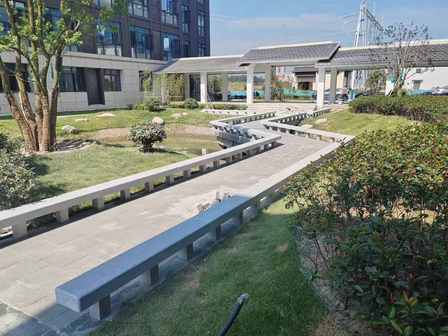 贵阳 芝麻灰小区坐凳&栏杆安装效果