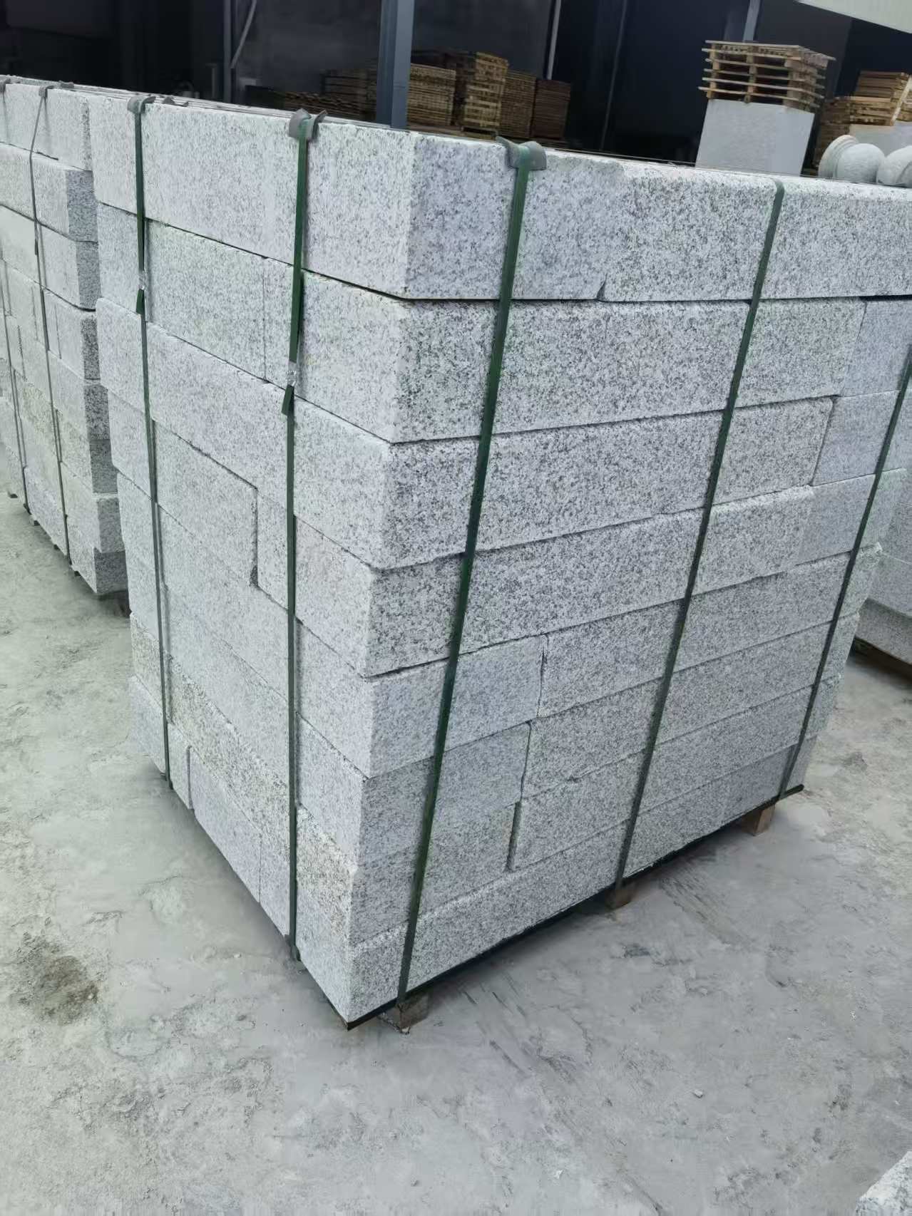 贵阳 芙蓉白火烧两面路沿石