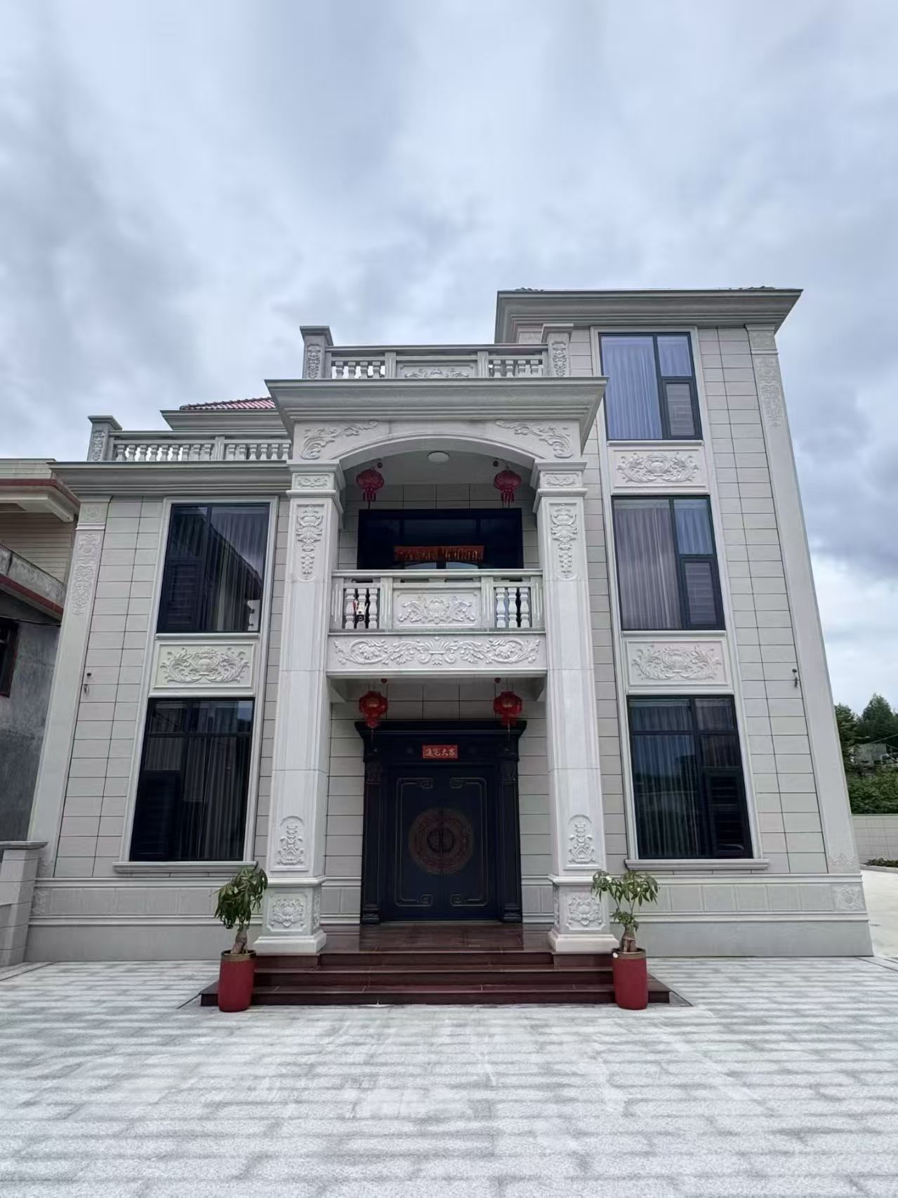 贵阳 芝麻白石材别墅干挂案例展示