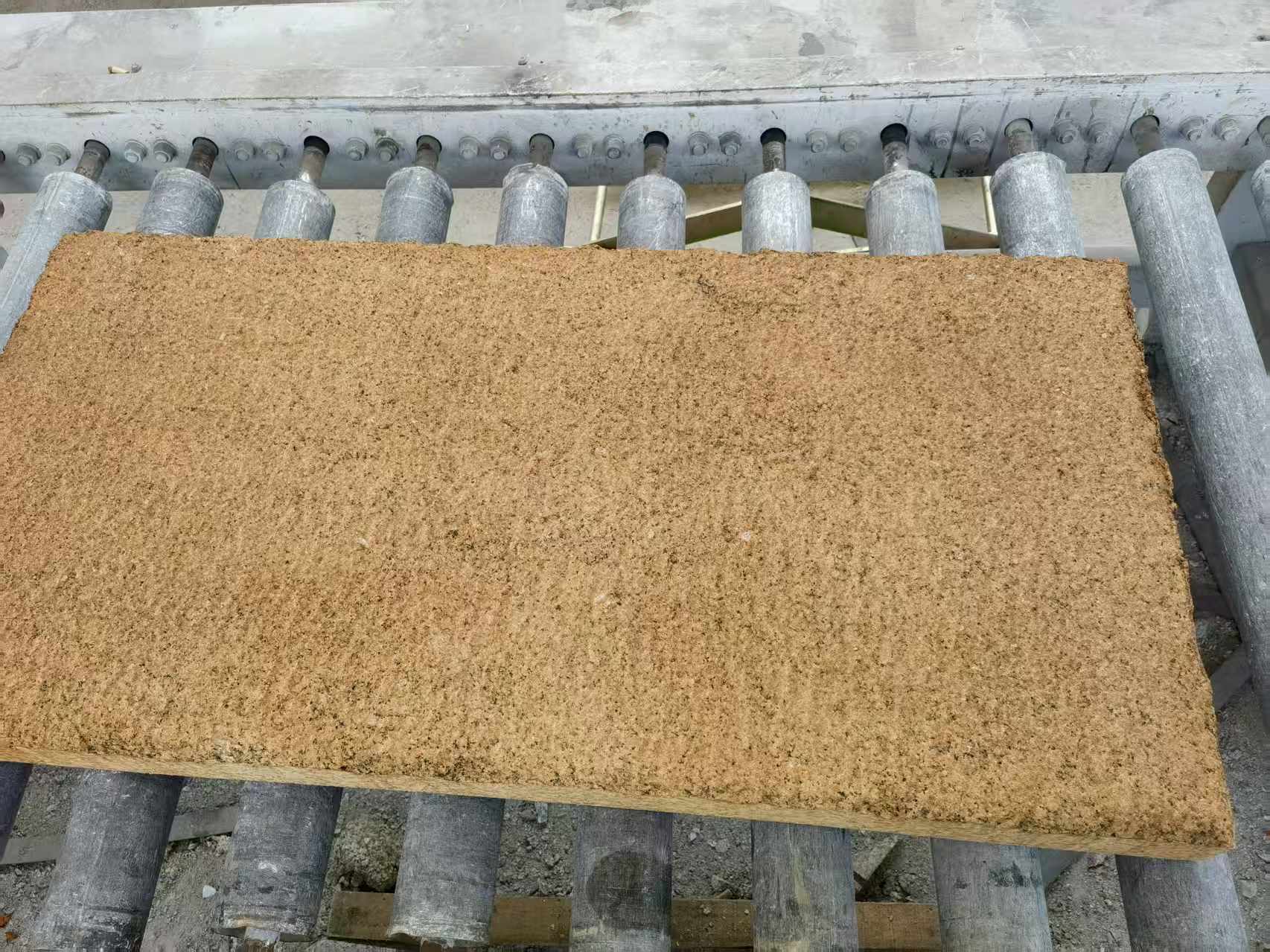 贵阳 菠萝面老石板，做旧仿古石，流水线生产加工